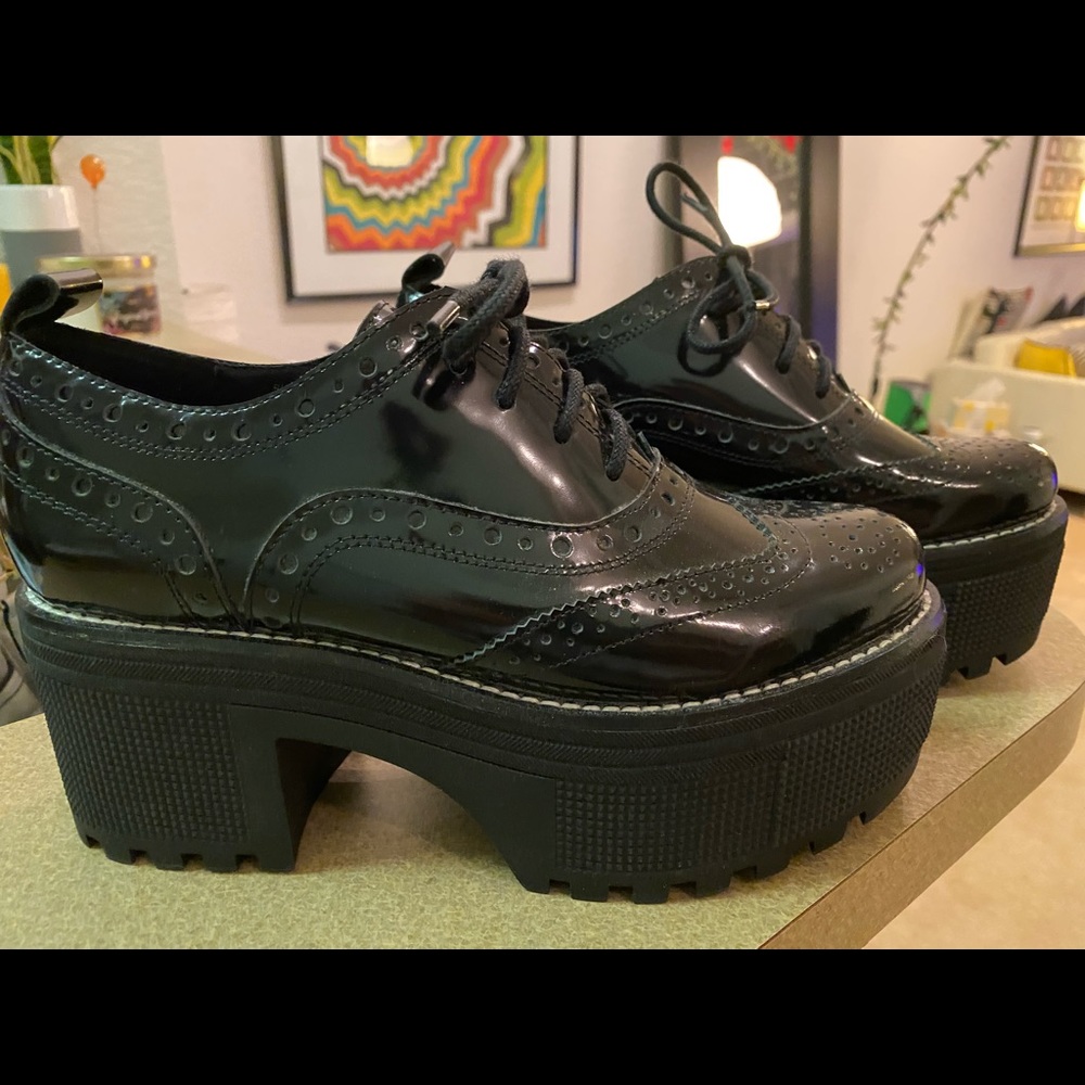 Jeffrey Campbell Oxford Platforms Size 7.5